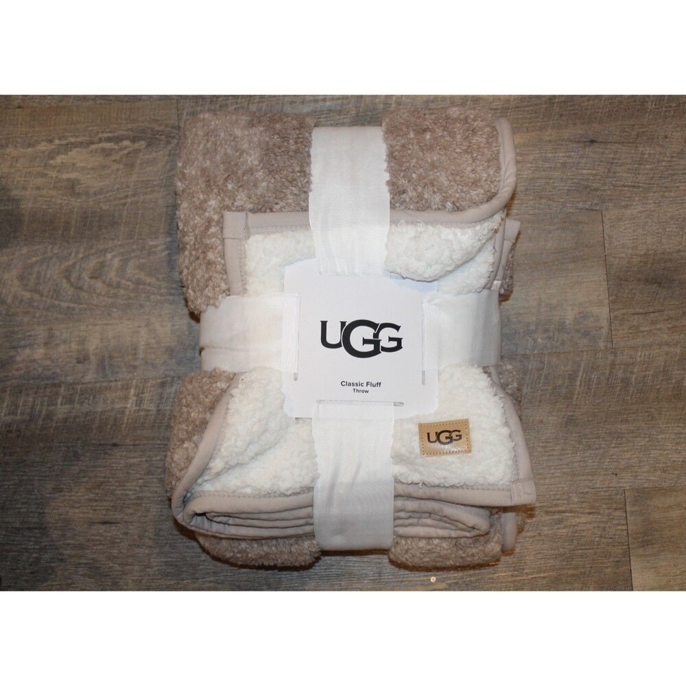 UGG REVERSIBLE PLUSH SHERPA LINED THROW‎ TAN NEW!